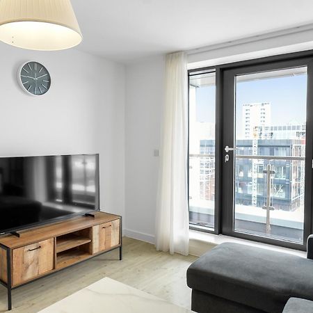 High Rise 2 Bedroom & 2 Bath Apartment With Parking, Balcony & Amazing View 맨체스터 외부 사진